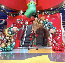 Hamleys Toy Store Balloon Arch