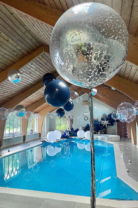 Swimming pool balloons